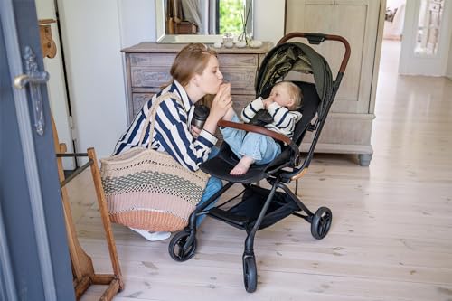MoMi ADELLE Kinderwagen, klappbar mit 360° Sitz, bis 22 kg