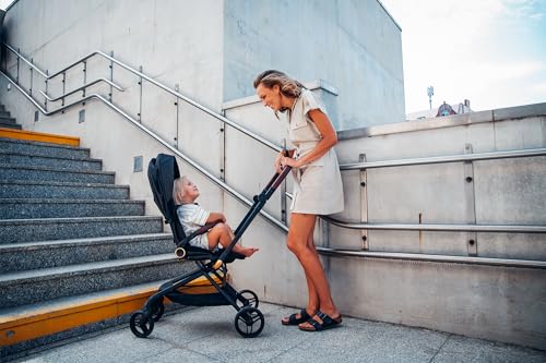 MoMi ADELLE Kinderwagen, klappbar mit 360° Sitz, bis 22 kg
