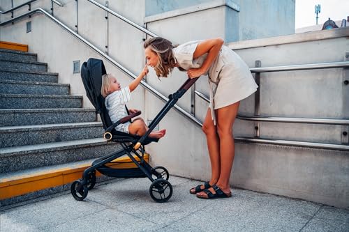 MoMi ADELLE Kinderwagen, klappbar mit 360° Sitz, bis 22 kg