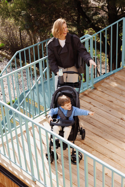 MoMi ISLA Buggy, leicht & faltbar, bis 15 kg, mit Liegefunktion, Schwarz